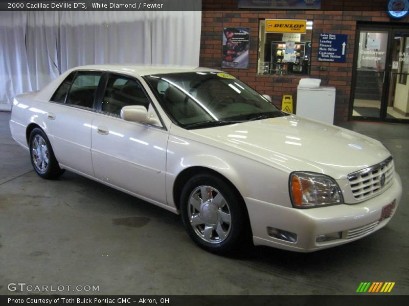 White Diamond / Pewter 2000 Cadillac DeVille DTS