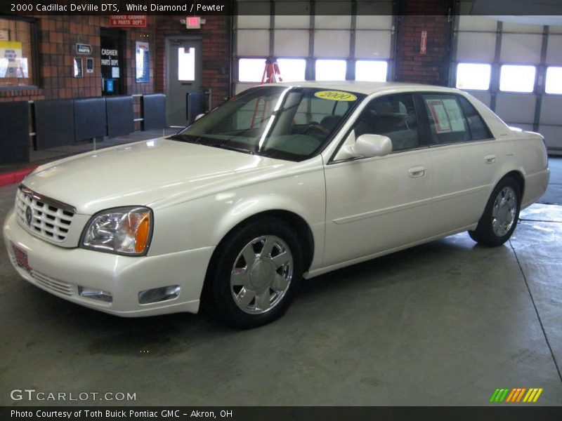 White Diamond / Pewter 2000 Cadillac DeVille DTS