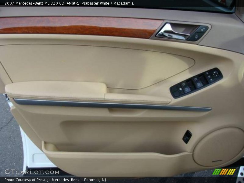 Alabaster White / Macadamia 2007 Mercedes-Benz ML 320 CDI 4Matic