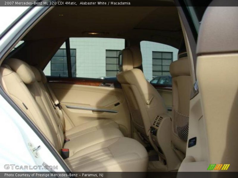 Alabaster White / Macadamia 2007 Mercedes-Benz ML 320 CDI 4Matic