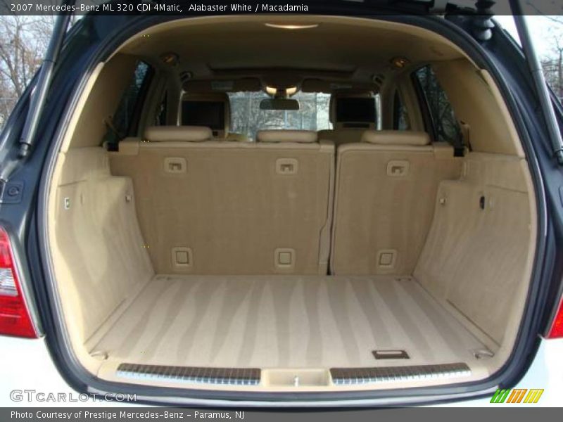 Alabaster White / Macadamia 2007 Mercedes-Benz ML 320 CDI 4Matic