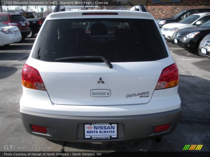Diamond White Pearl / Charcoal 2003 Mitsubishi Outlander LS 4WD