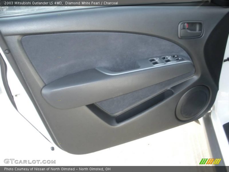 Diamond White Pearl / Charcoal 2003 Mitsubishi Outlander LS 4WD