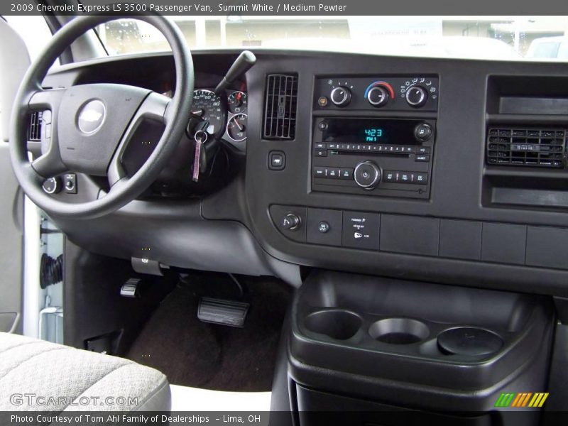 Summit White / Medium Pewter 2009 Chevrolet Express LS 3500 Passenger Van