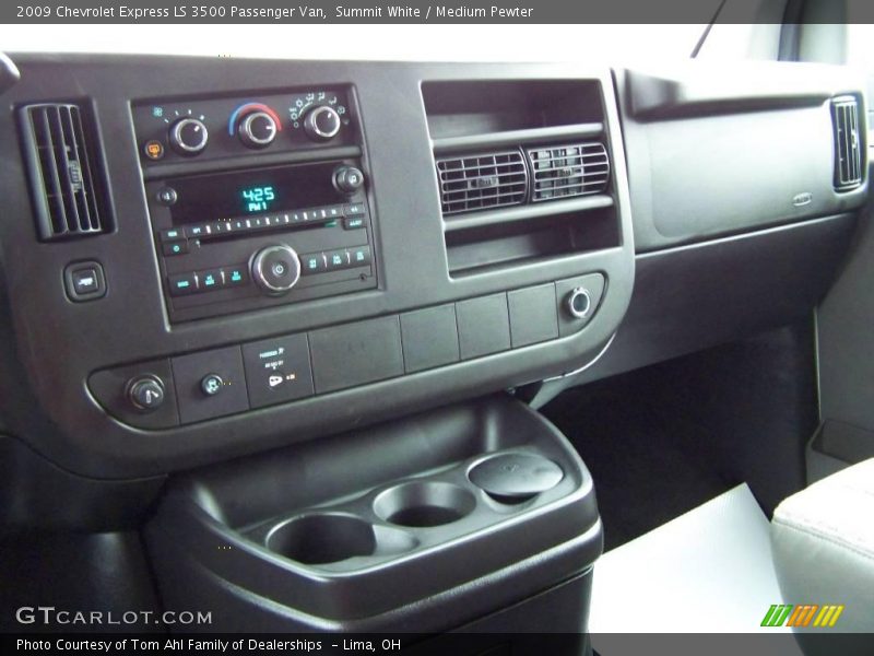 Summit White / Medium Pewter 2009 Chevrolet Express LS 3500 Passenger Van