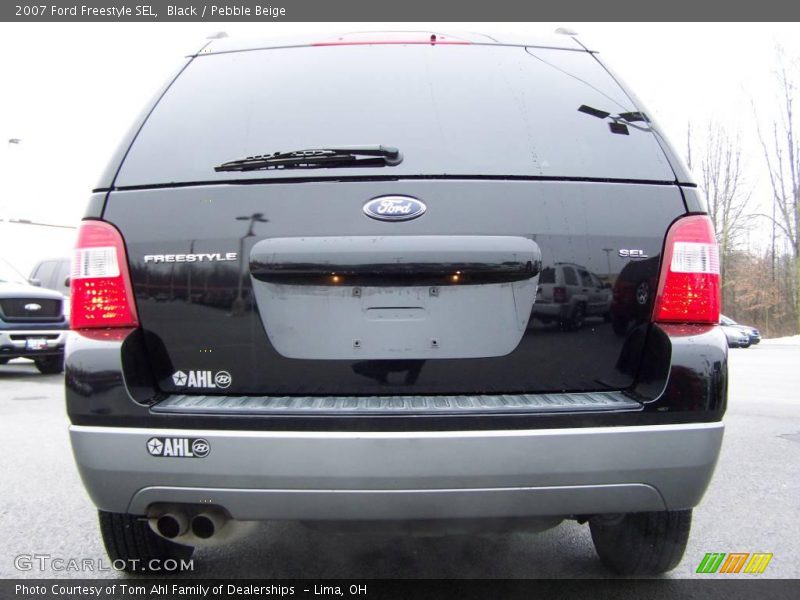 Black / Pebble Beige 2007 Ford Freestyle SEL