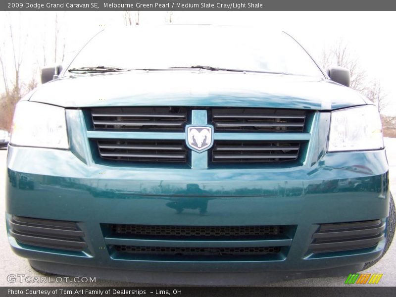 Melbourne Green Pearl / Medium Slate Gray/Light Shale 2009 Dodge Grand Caravan SE