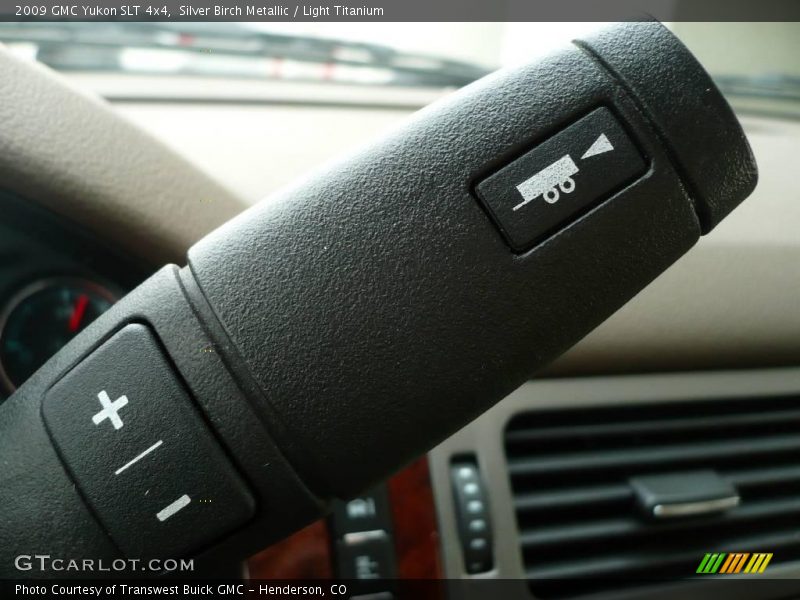 Silver Birch Metallic / Light Titanium 2009 GMC Yukon SLT 4x4