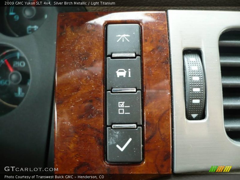 Silver Birch Metallic / Light Titanium 2009 GMC Yukon SLT 4x4
