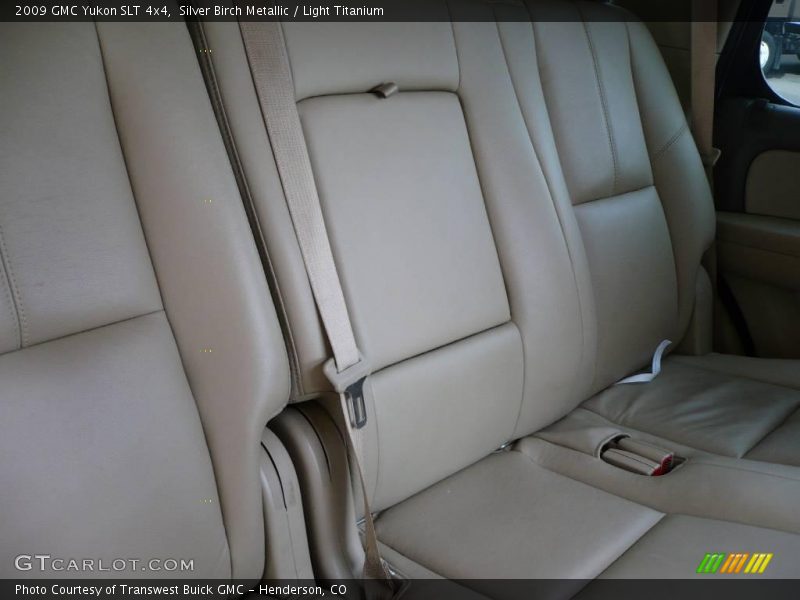 Silver Birch Metallic / Light Titanium 2009 GMC Yukon SLT 4x4
