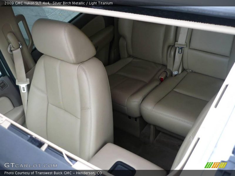 Silver Birch Metallic / Light Titanium 2009 GMC Yukon SLT 4x4