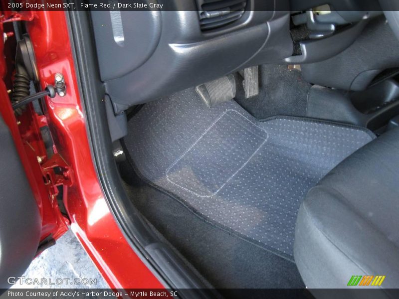 Flame Red / Dark Slate Gray 2005 Dodge Neon SXT