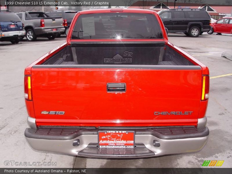 Victory Red / Graphite 1999 Chevrolet S10 LS Extended Cab