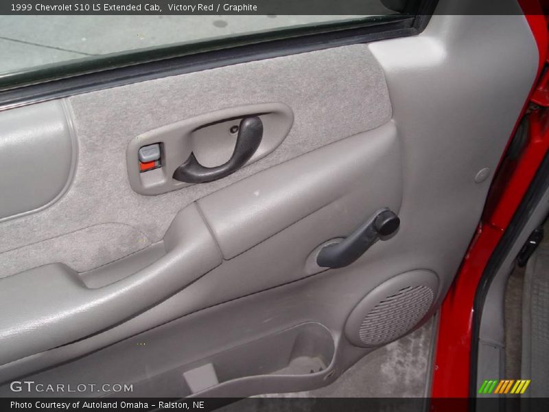 Victory Red / Graphite 1999 Chevrolet S10 LS Extended Cab