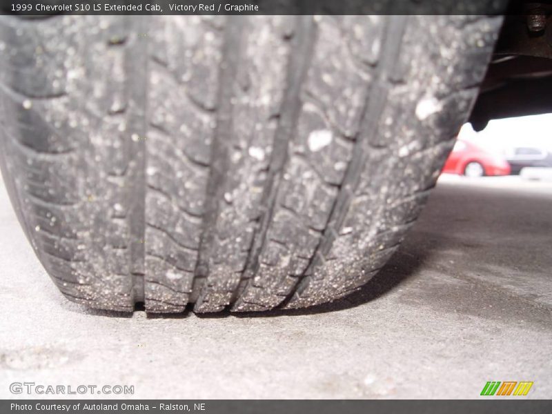 Victory Red / Graphite 1999 Chevrolet S10 LS Extended Cab