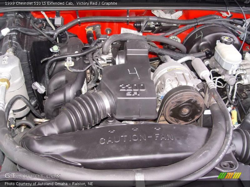 Victory Red / Graphite 1999 Chevrolet S10 LS Extended Cab