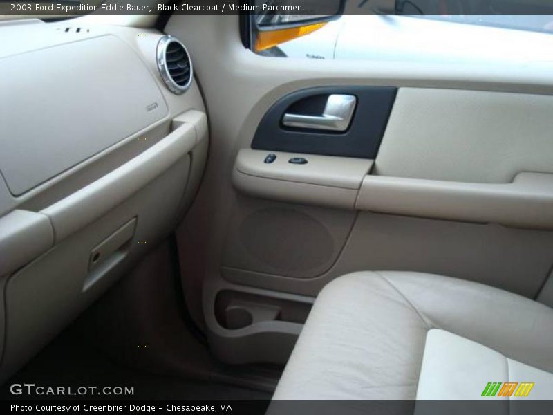 Black Clearcoat / Medium Parchment 2003 Ford Expedition Eddie Bauer
