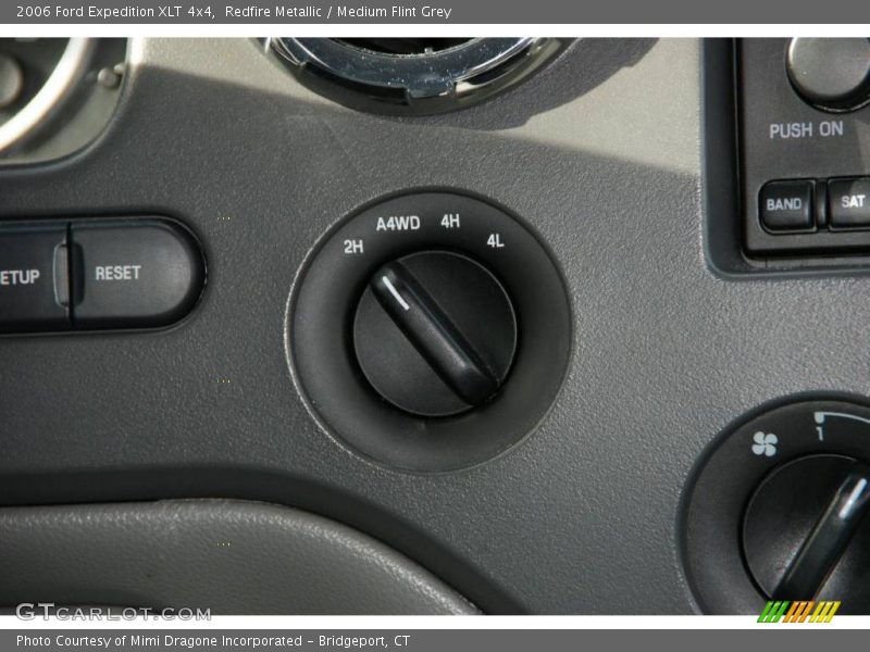 Redfire Metallic / Medium Flint Grey 2006 Ford Expedition XLT 4x4