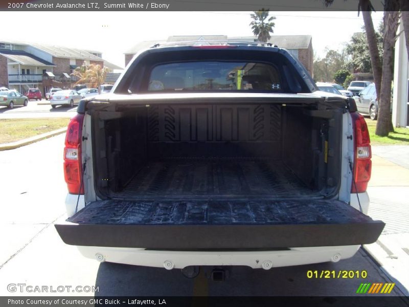 Summit White / Ebony 2007 Chevrolet Avalanche LTZ