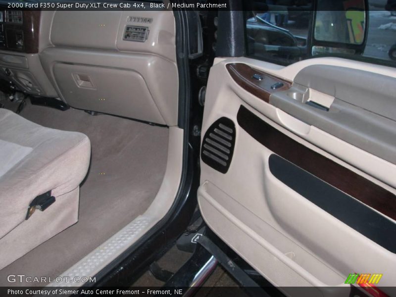 Black / Medium Parchment 2000 Ford F350 Super Duty XLT Crew Cab 4x4