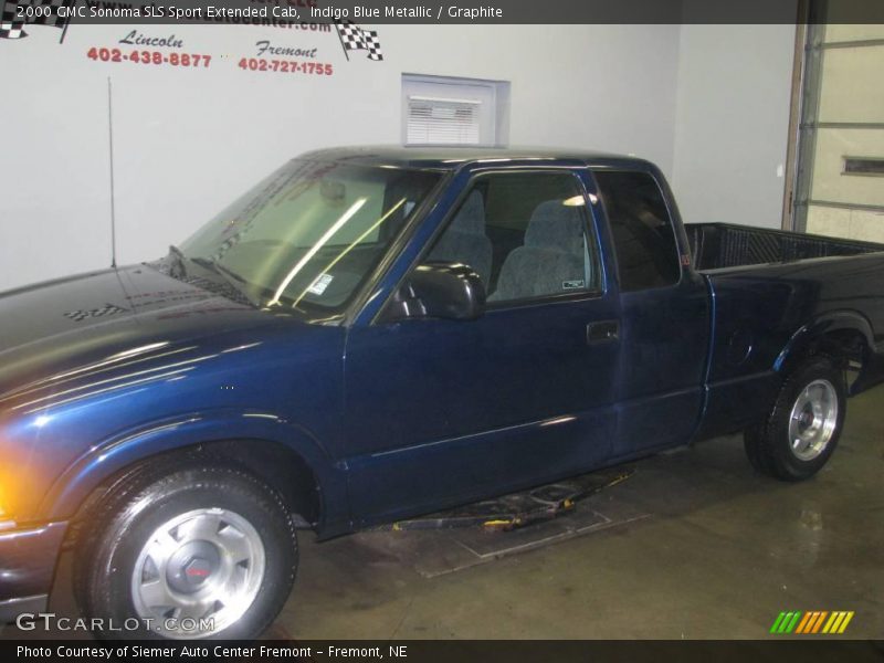 Indigo Blue Metallic / Graphite 2000 GMC Sonoma SLS Sport Extended Cab