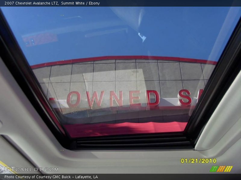Summit White / Ebony 2007 Chevrolet Avalanche LTZ