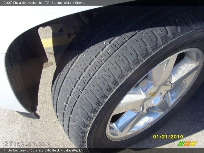 Summit White / Ebony 2007 Chevrolet Avalanche LTZ
