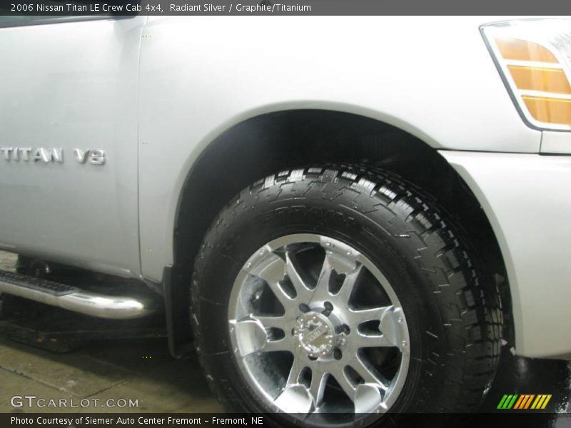 Radiant Silver / Graphite/Titanium 2006 Nissan Titan LE Crew Cab 4x4
