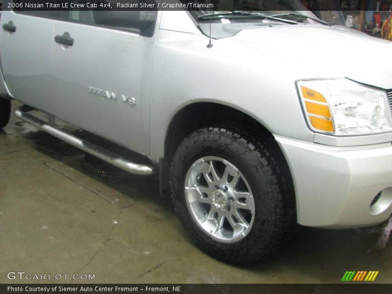 Radiant Silver / Graphite/Titanium 2006 Nissan Titan LE Crew Cab 4x4