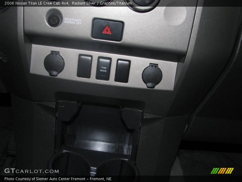 Radiant Silver / Graphite/Titanium 2006 Nissan Titan LE Crew Cab 4x4