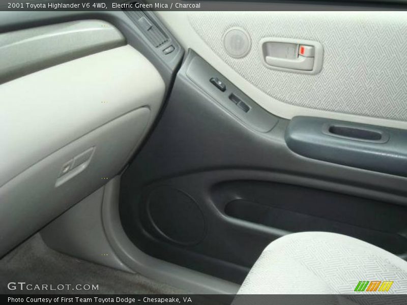 Electric Green Mica / Charcoal 2001 Toyota Highlander V6 4WD