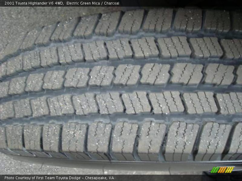 Electric Green Mica / Charcoal 2001 Toyota Highlander V6 4WD