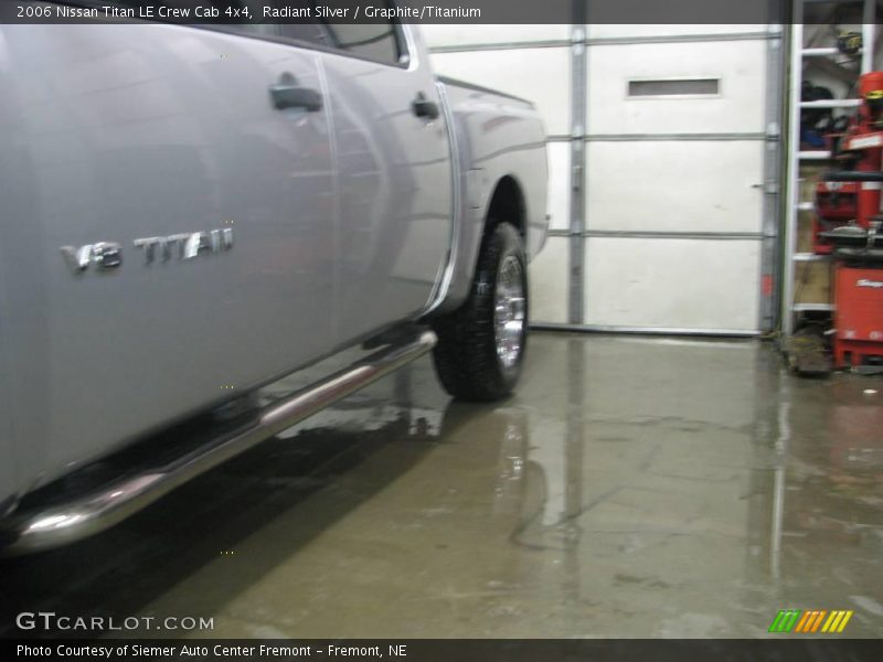Radiant Silver / Graphite/Titanium 2006 Nissan Titan LE Crew Cab 4x4