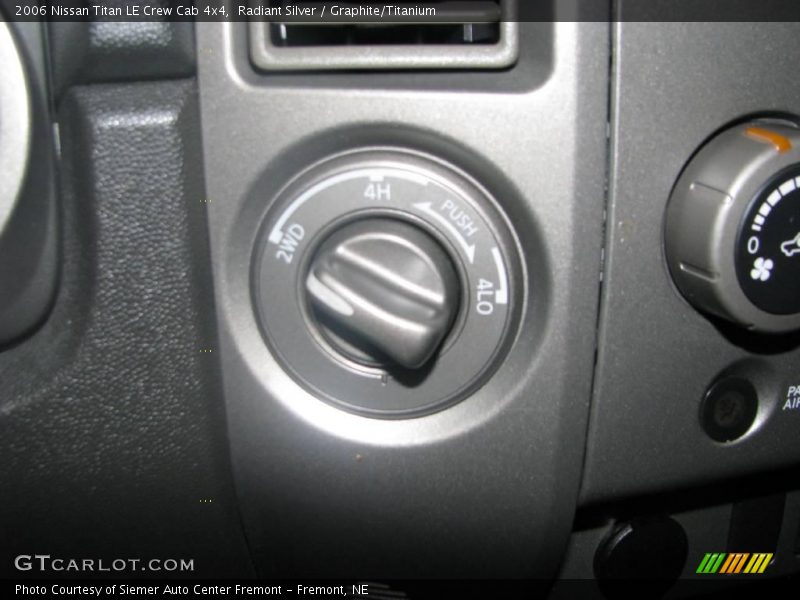 Radiant Silver / Graphite/Titanium 2006 Nissan Titan LE Crew Cab 4x4
