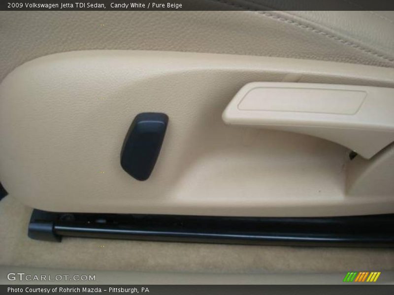 Candy White / Pure Beige 2009 Volkswagen Jetta TDI Sedan