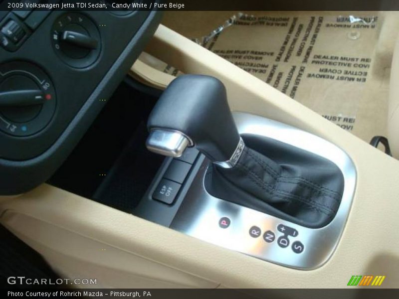 Candy White / Pure Beige 2009 Volkswagen Jetta TDI Sedan