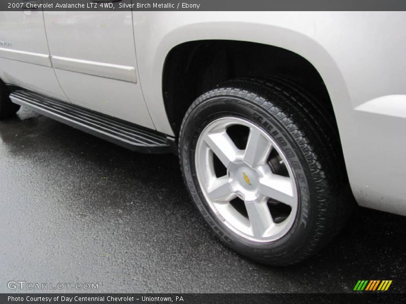 Silver Birch Metallic / Ebony 2007 Chevrolet Avalanche LTZ 4WD