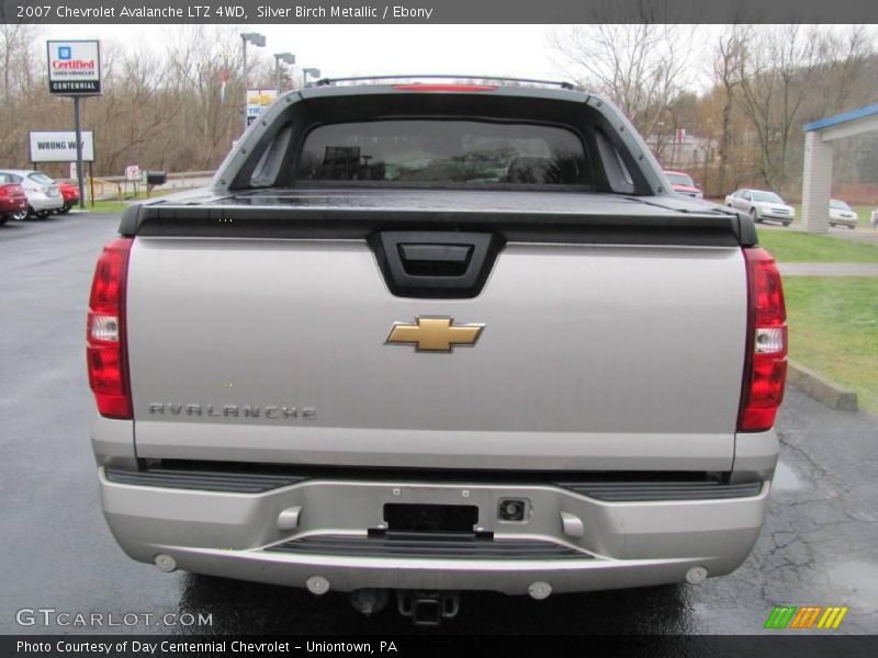 Silver Birch Metallic / Ebony 2007 Chevrolet Avalanche LTZ 4WD