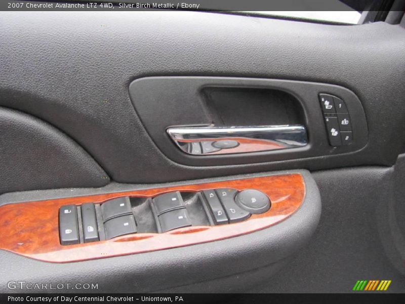 Silver Birch Metallic / Ebony 2007 Chevrolet Avalanche LTZ 4WD
