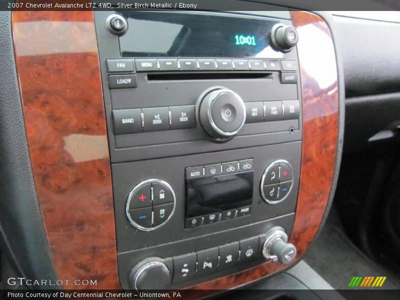 Silver Birch Metallic / Ebony 2007 Chevrolet Avalanche LTZ 4WD