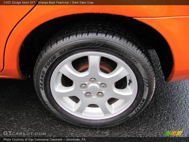Orange Blast Pearlcoat / Dark Slate Gray 2005 Dodge Neon SXT