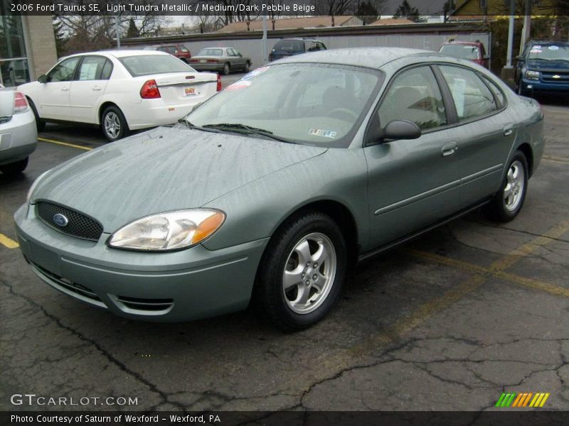 Light Tundra Metallic / Medium/Dark Pebble Beige 2006 Ford Taurus SE