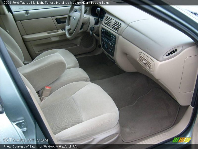 Light Tundra Metallic / Medium/Dark Pebble Beige 2006 Ford Taurus SE