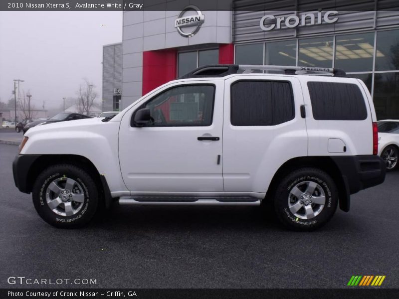 Avalanche White / Gray 2010 Nissan Xterra S