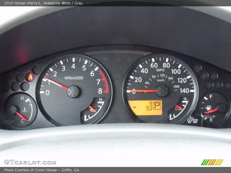Avalanche White / Gray 2010 Nissan Xterra S
