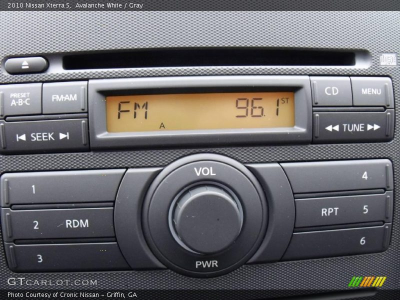 Avalanche White / Gray 2010 Nissan Xterra S