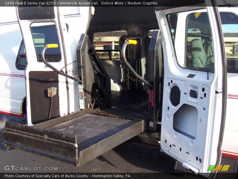Oxford White / Medium Graphite 1999 Ford E Series Van E250 Commercial Access Van