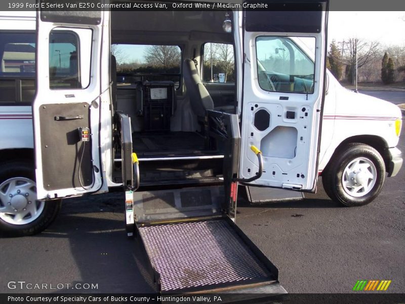 Oxford White / Medium Graphite 1999 Ford E Series Van E250 Commercial Access Van