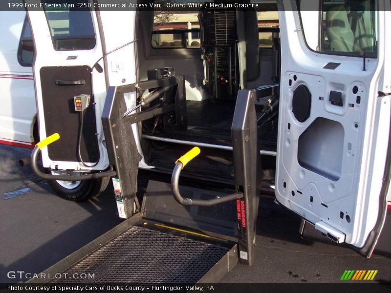 Oxford White / Medium Graphite 1999 Ford E Series Van E250 Commercial Access Van