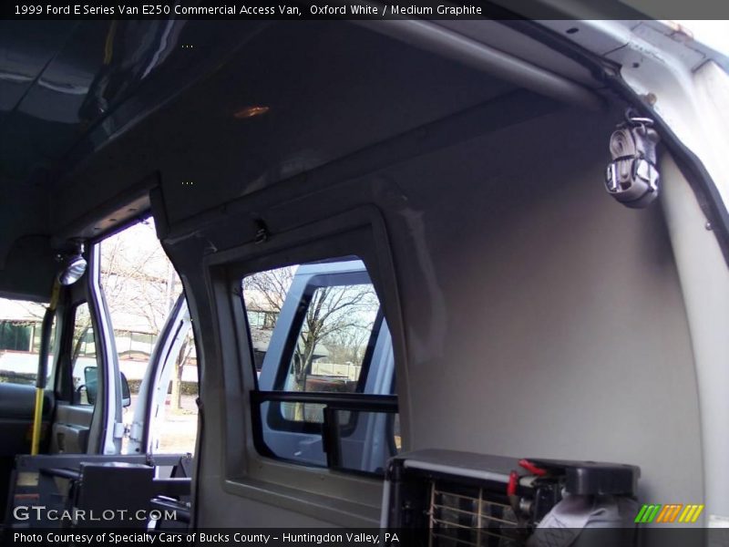 Oxford White / Medium Graphite 1999 Ford E Series Van E250 Commercial Access Van